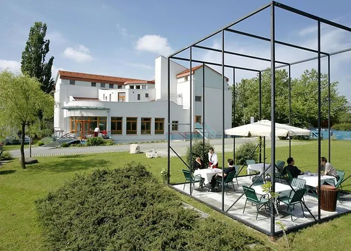 Am Spiegeln dialog.hotel.wien